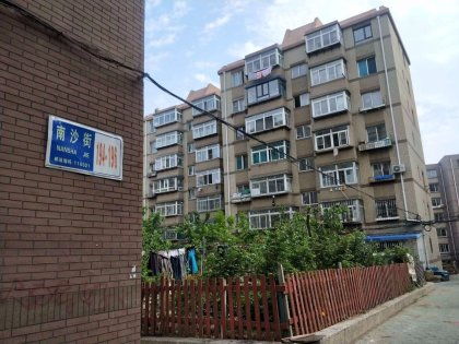 南沙台扩小区 三楼南北通透3室 位置好近熟食品市场 户型方正