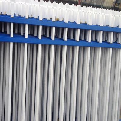 锌钢护栏的应用与优势 从小区围墙到工厂防护